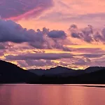 Kilodden, Lakeside Mountain With Stunning Views 펜션 Tuddal