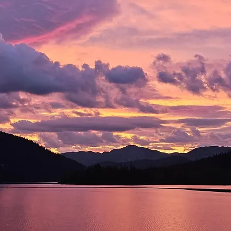 Kilodden, Lakeside Mountain With Stunning Views 別荘 Tuddal